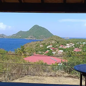Hébergement de vacances Ti Kaz Anoli En Bois Avec Vue Sur La Baie, Terre-de-Bas
